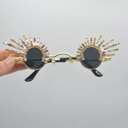 Make a good SEO optamised title for this in French language - Retro Design Irregular Tassel Sunglasses
