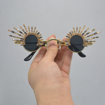 Make a good SEO optamised title for this in French language - Retro Design Irregular Tassel Sunglasses