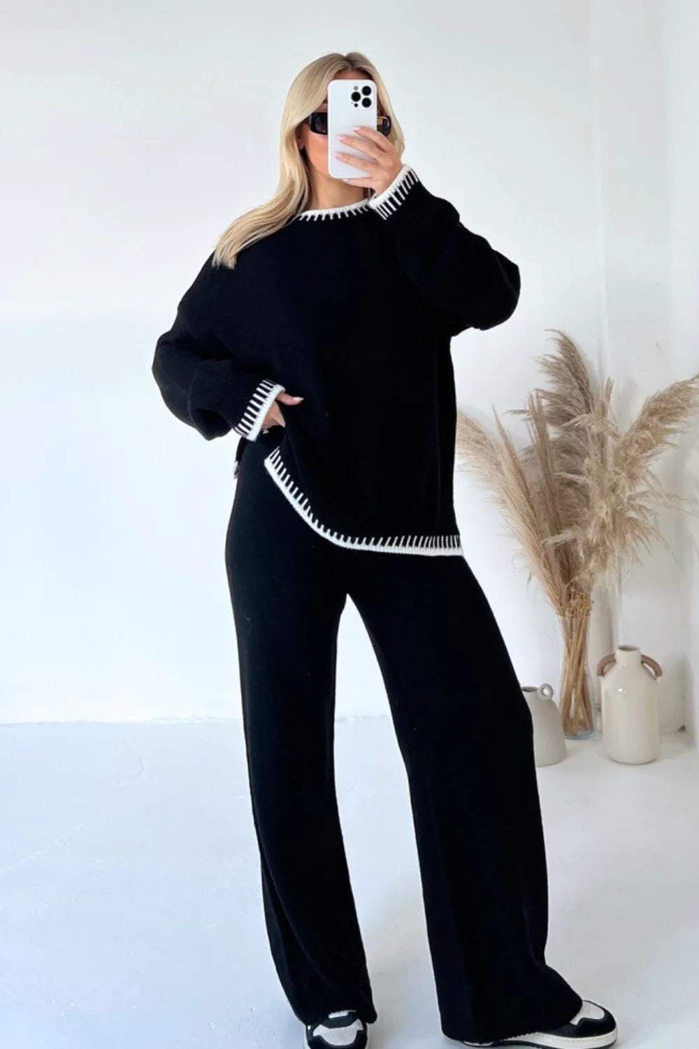 Ensemble Seliya™ porté pour un style décontracté et chic à la maison.